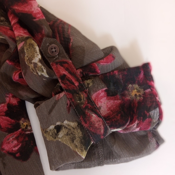Size SP Kut from the Kloth Long Sleeve Sheer Floral Button Up - Picture 6 of 7